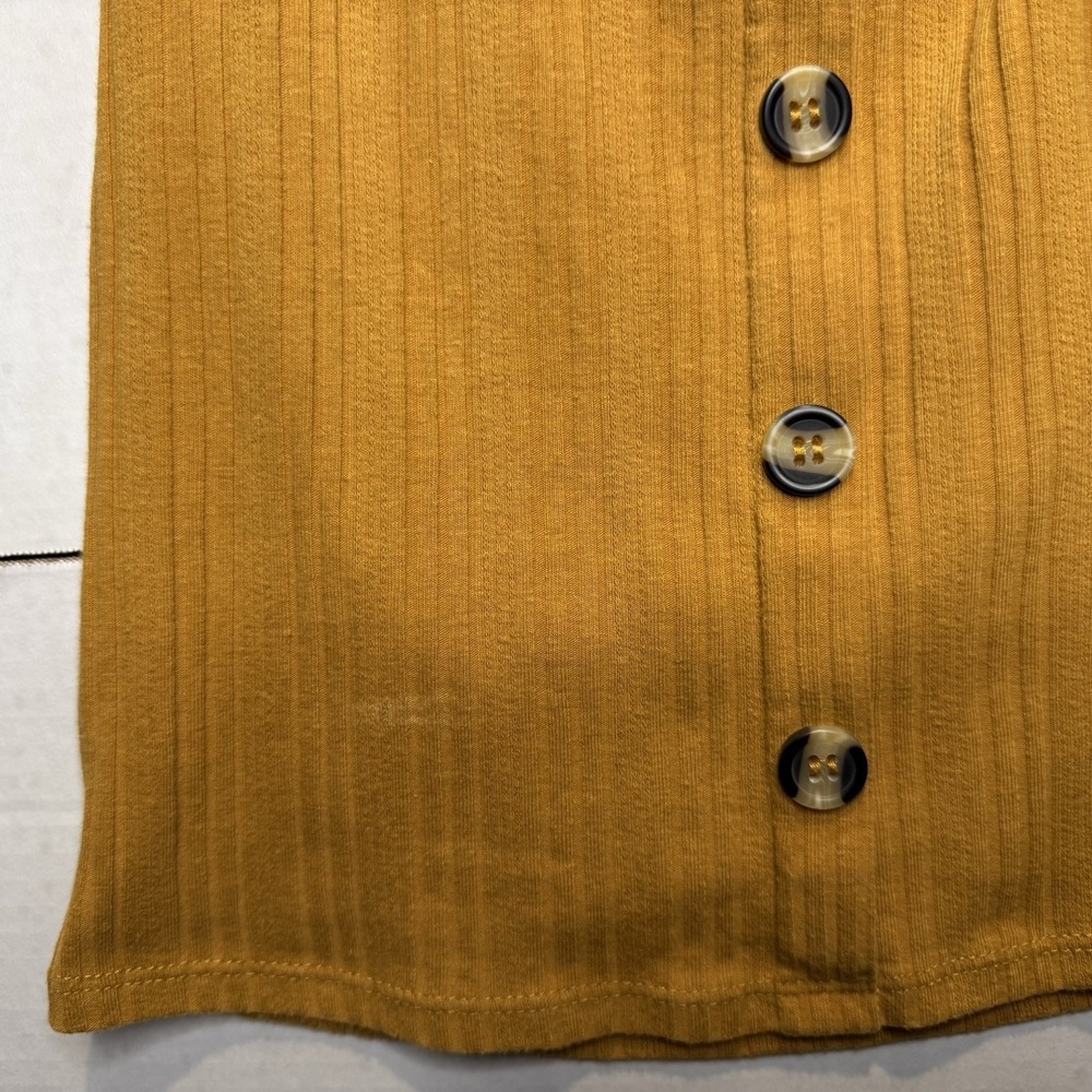 Mudd Junior's Size S Dark Yellow Shirt Ribbed Button Trim Pull Over Top - Picture 3 of 9